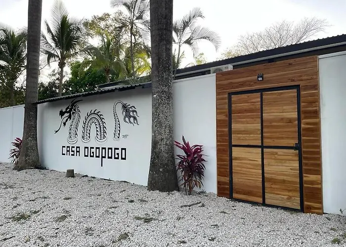 Casa Ogopogo 2.0 - 5 Bedroom In Surfside Playa - Walk To And Restaurants