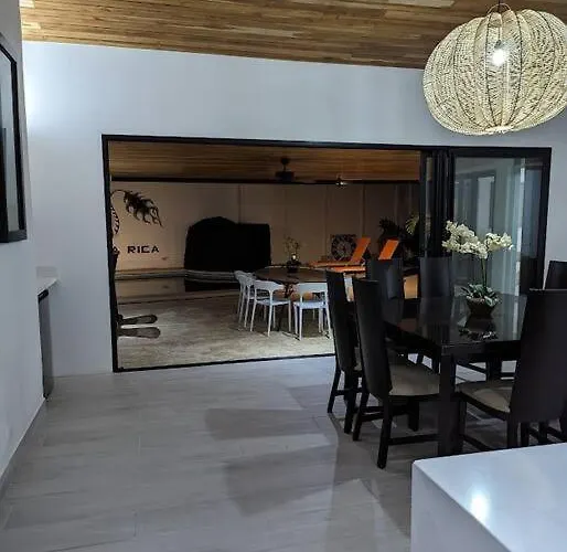 Casa Ogopogo 2.0 - 5 Bedroom In Surfside Playa - Walk To Beach&restaurants * Potrero (Guanacaste)