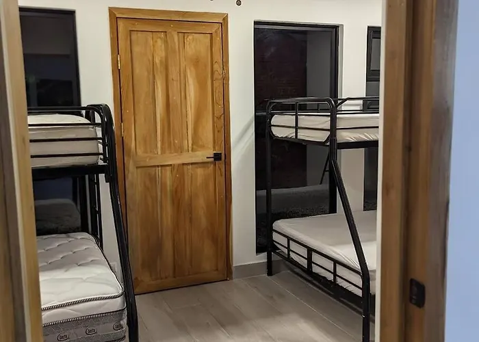 Casa Ogopogo 2.0 - 5 Bedroom In Surfside Playa - Walk To And Restaurants * Potrero (Guanacaste)