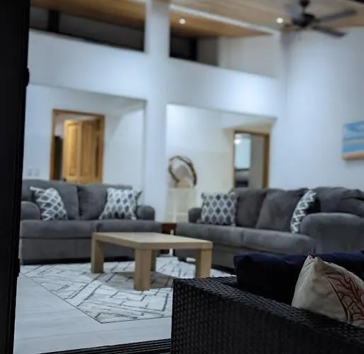 Casa Ogopogo 2.0 - 5 Bedroom In Surfside Playa - Walk To Beach&restaurants
