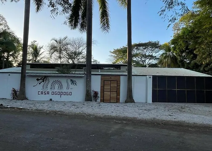 Casa Ogopogo 2.0 - 5 Bedroom In Surfside Playa - Walk To Beach&restaurants Сasa de vacaciones *