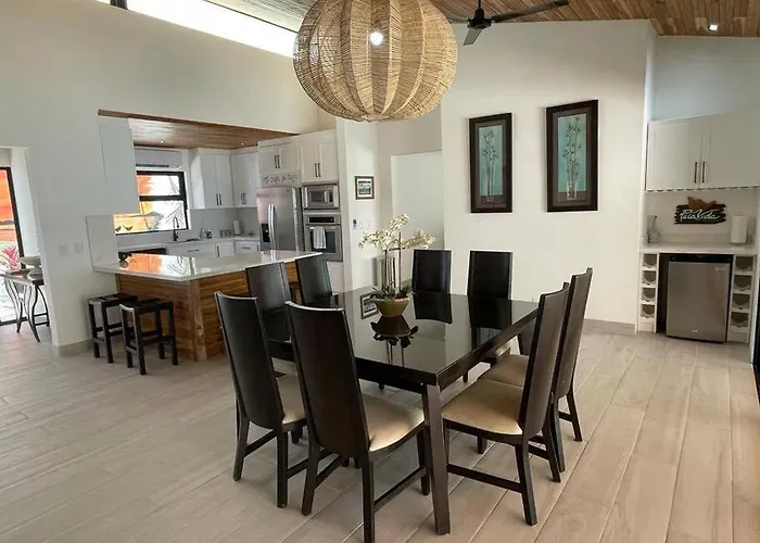 Casa Ogopogo 2.0 - 5 Bedroom In Surfside Playa - Walk To Beach&restaurants Сasa de vacaciones